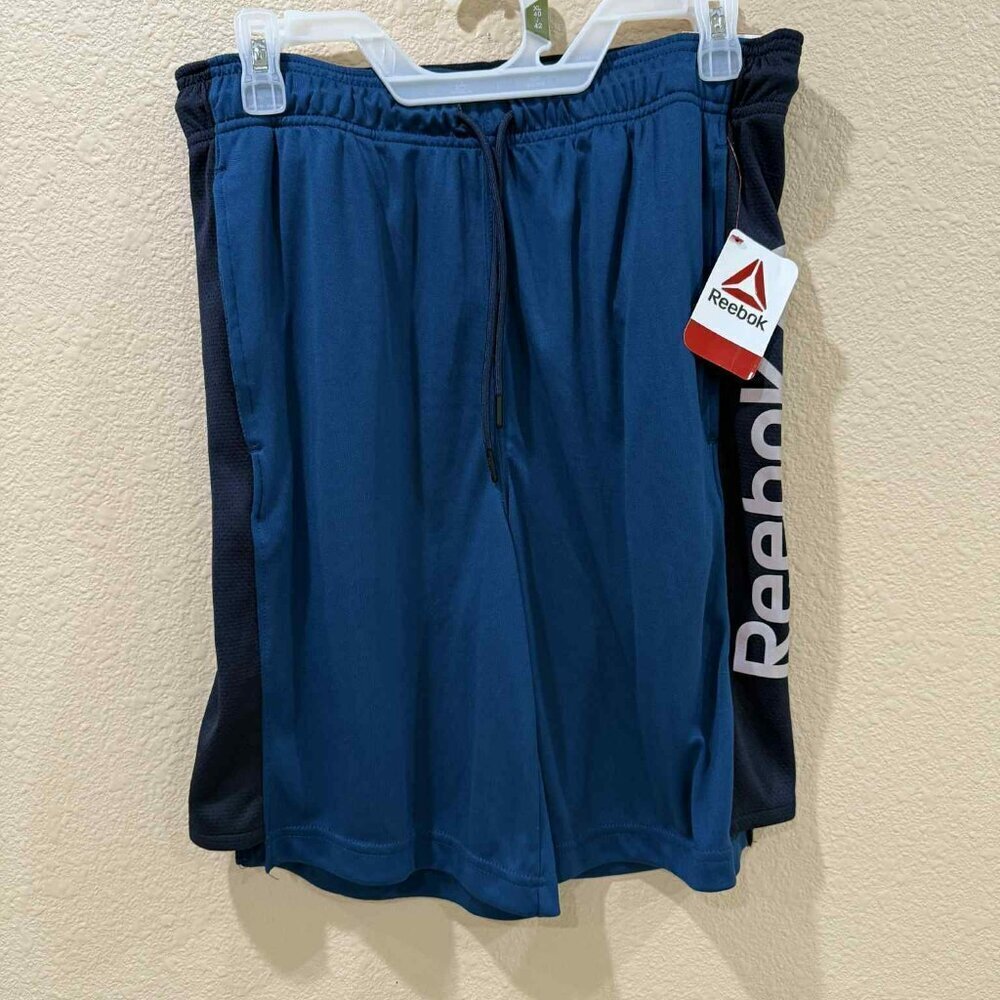 Men's Medium Reebok Athletic shorts NEW